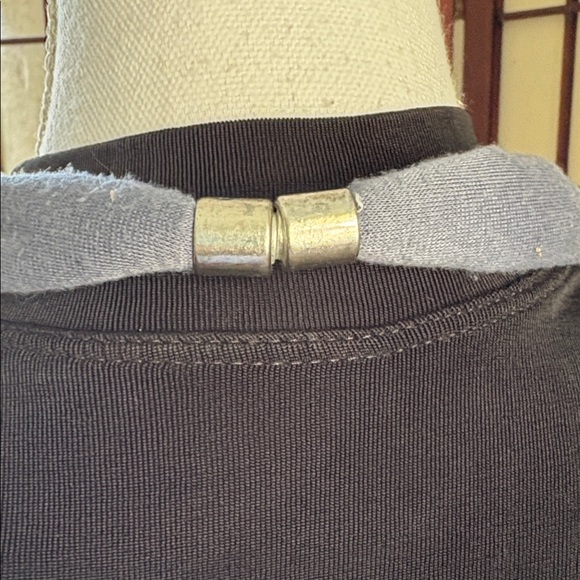 Elegant Blue Pendant Necklace, missing a stone on pendant - Picture 5 of 11